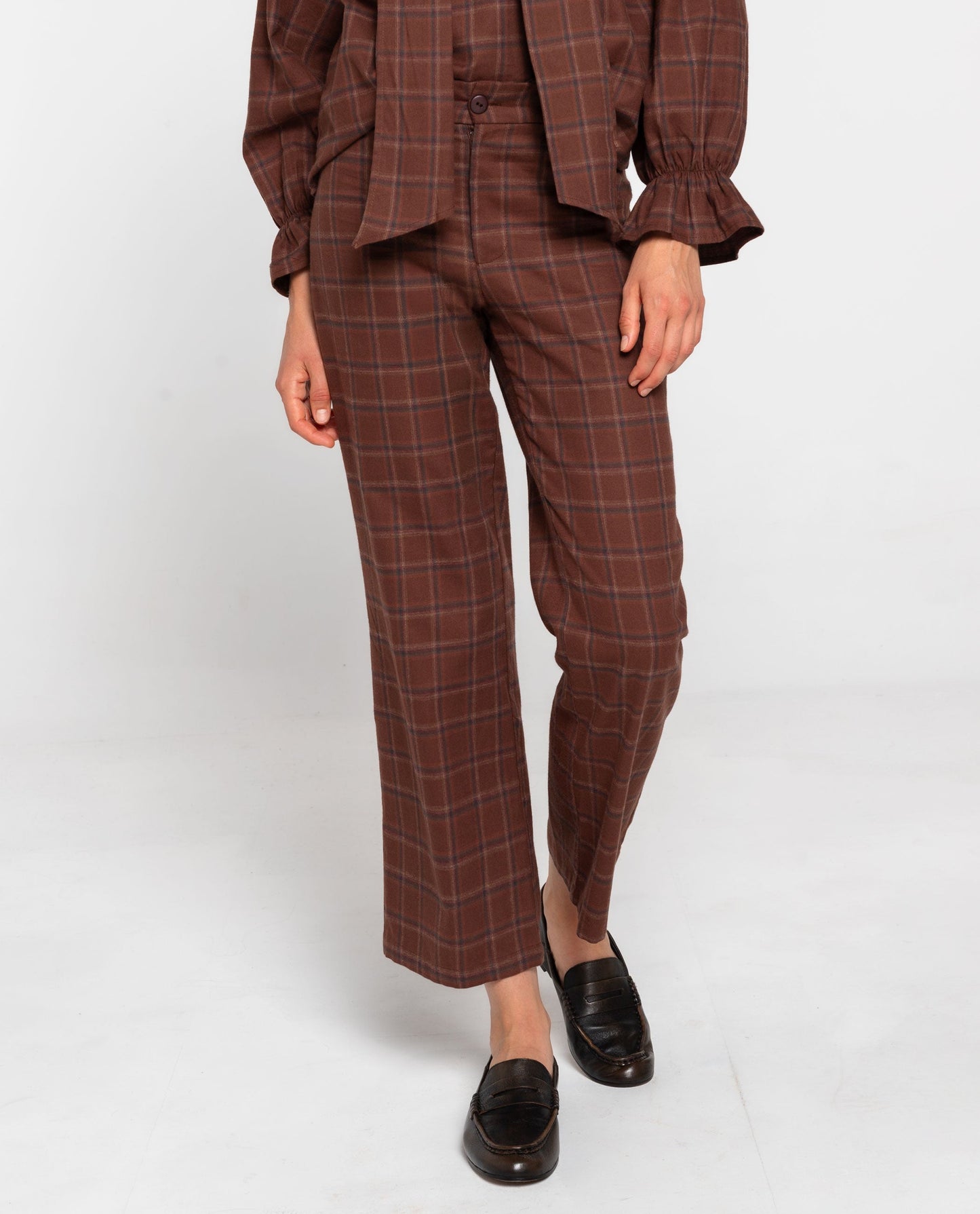 PANTALÓN CITY CRUSH · MARRÓN