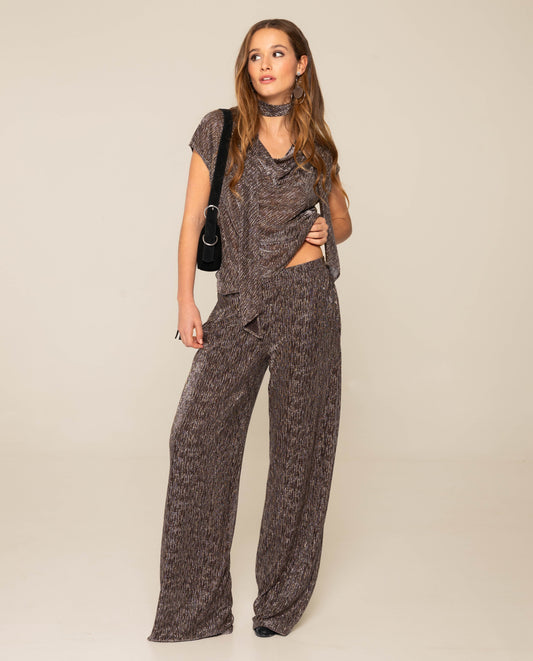 PANTALÓN ALMOST TEXTED YOU · MARRÓN